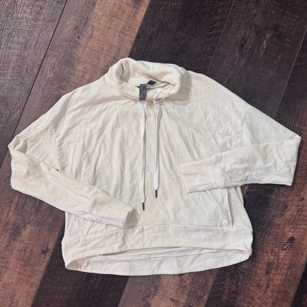 ✨ Sweaty Betty Funnel Neck Pullover ✨